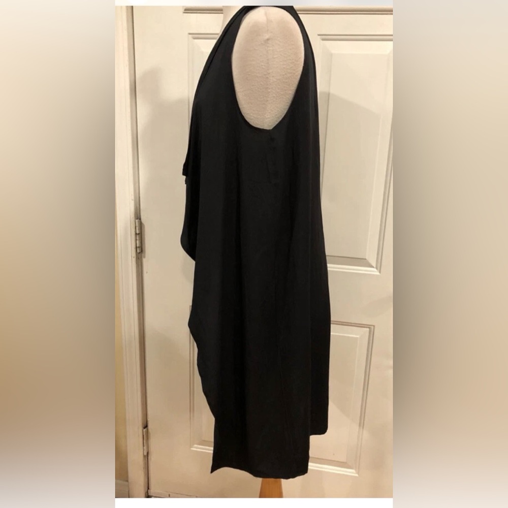 BCBGMaxAzria Black sleeveless draped vest - Picture 4 of 11